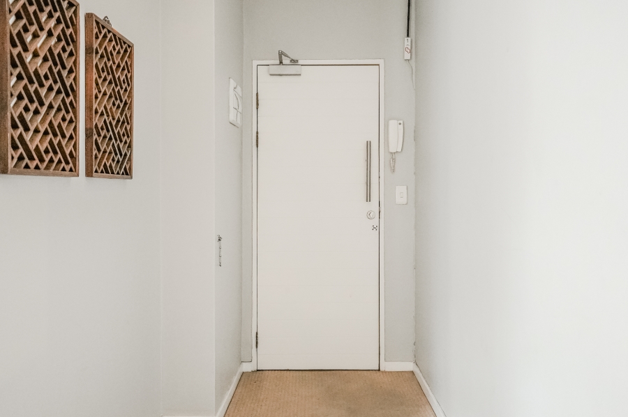 2 Bedroom Property for Sale in Sea Point Western Cape